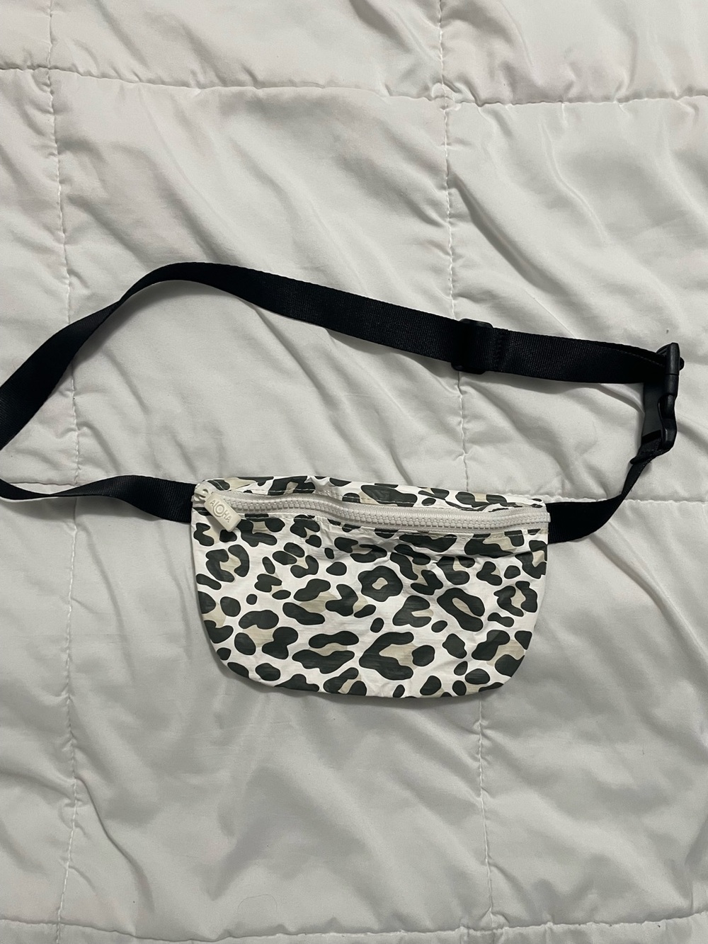 ALOHA Collection White leopard print fanny pack